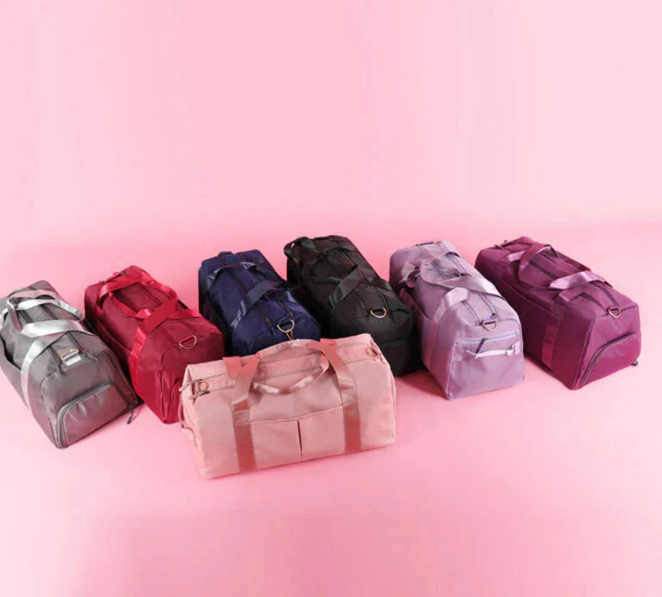 Waterproof Fitness Sports Travel Duffel Bag - Versatile Weekender for Men and Women